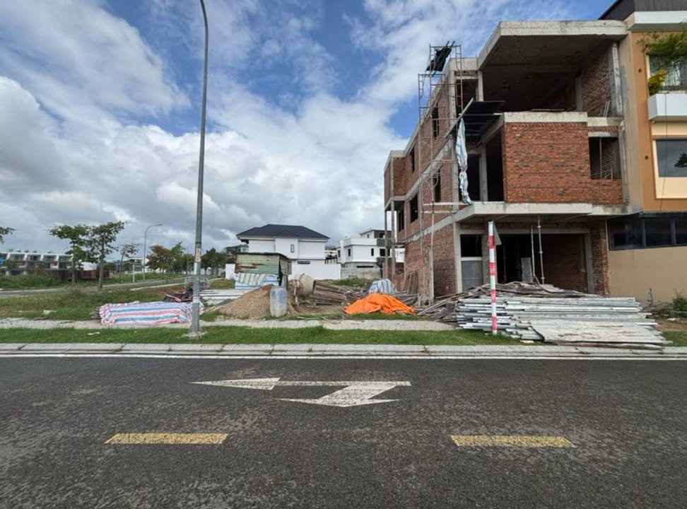 Shophouse Vĩnh Thái Nha Trang 150m² giá 8.5 tỷ - Vị trí kinh doanh tuyệt vời!