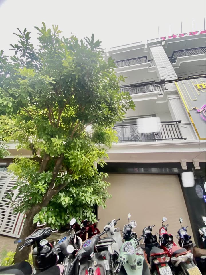 Cho thuê nhà kinh doanh 8 phòng tại Phước Hoà 75m² giá 30 triệu - Thang máy hiện đại!