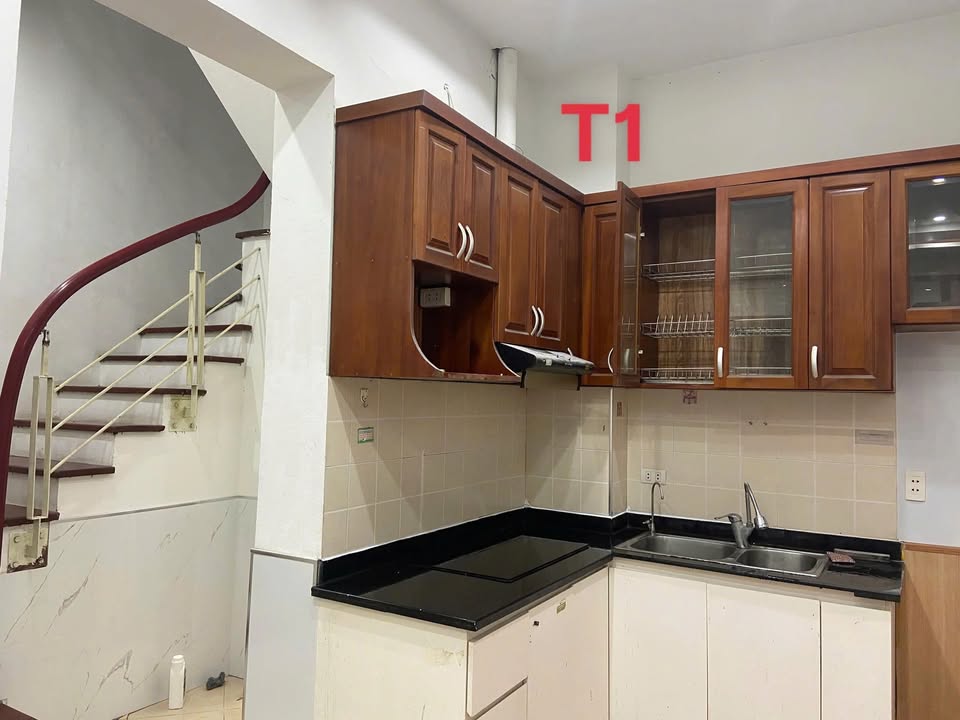 Nhà cho thuê ngõ 56 Nguyễn Phúc Lai 32m² giá 13 triệu - Phù hợp làm văn phòng và ở gia đình!