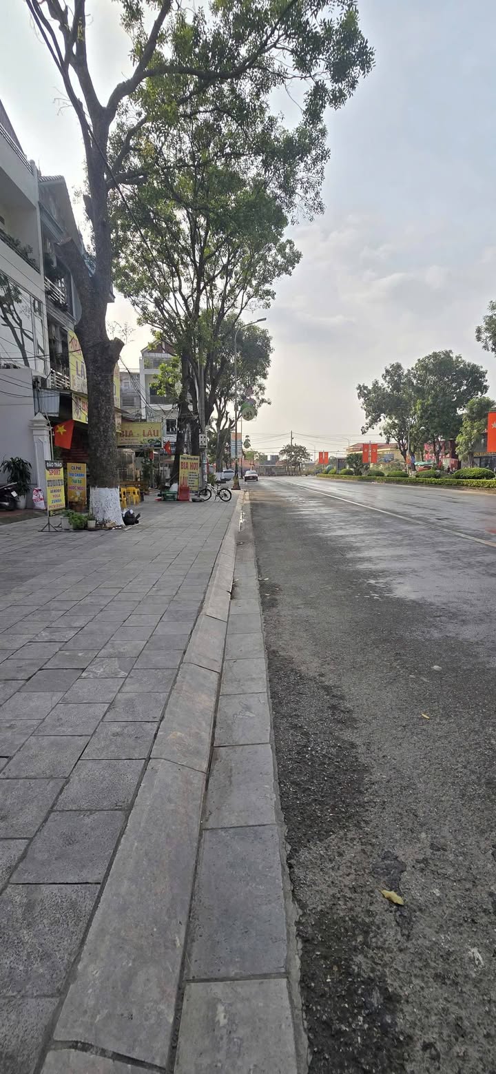 Đất và nhà bán gấp tại đường Siêu Loại, Thuận Thành, 90m² - Giá thương lượng tốt!