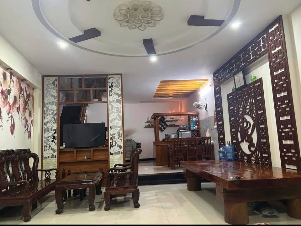 Bán gấp nhà mặt tiền Hoàng Văn Thái, Quy Nhơn 100m² - Thiết kế hiện đại, giá 6 tỷ!