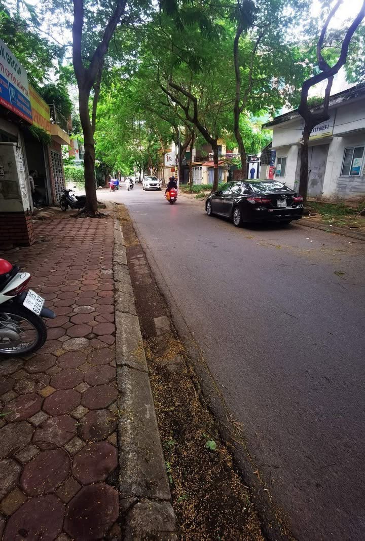 Cho thuê văn phòng kết hợp kho tại Văn Quán, 60m² - Ô tô đỗ tận cửa!