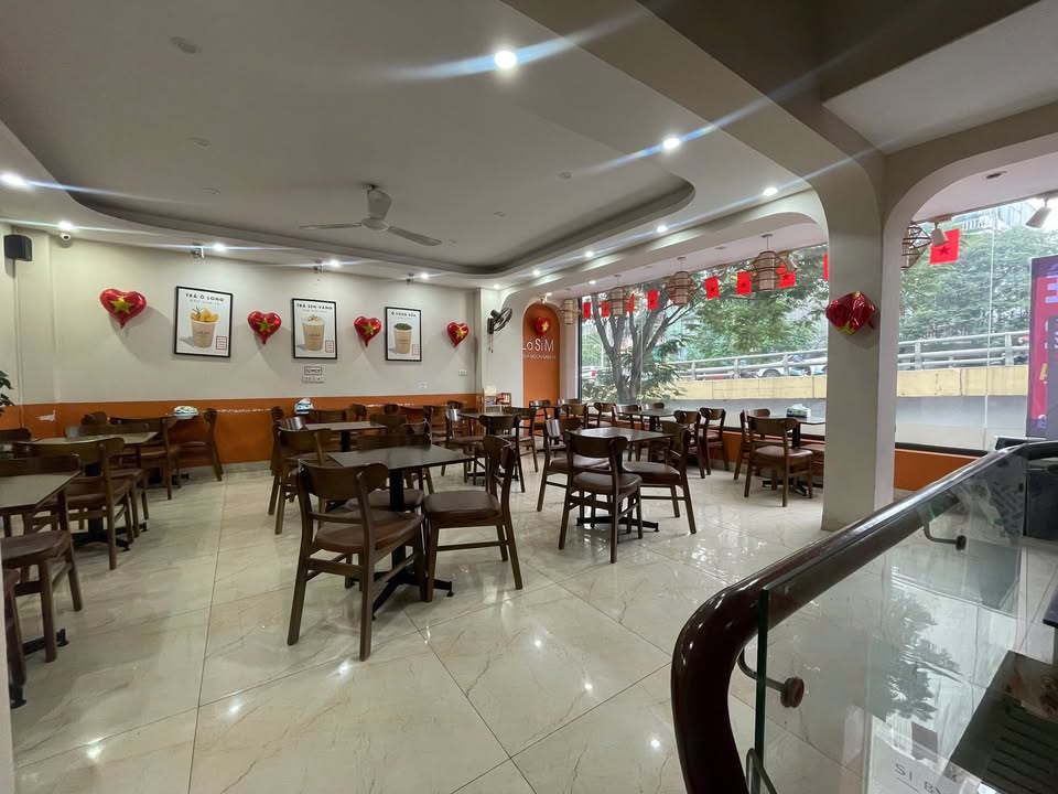 Cho thuê nhà mặt phố Láng Hạ, Đống Đa - 2 tầng, 70 triệu/tháng - Không gian thông thoáng