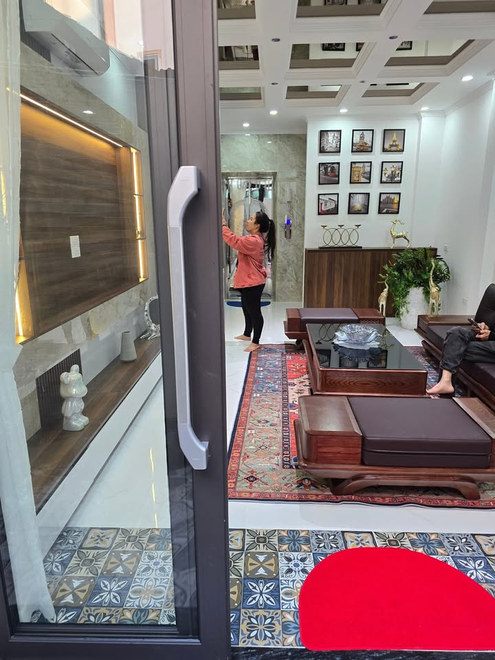 Nhà riêng Xuân La Tây Hồ 36m² giá 12.8 tỷ - Thiết kế hiện đại, thang máy nhập khẩu!