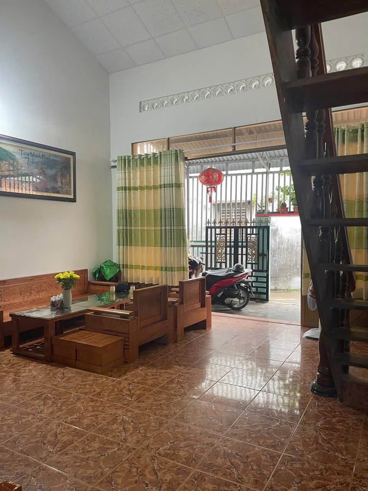 Nhà cấp 4 gác lửng hẻm Mậu Thân, Tuy Hoà 100m² giá 2 tỷ - Đầu tư sinh lời!