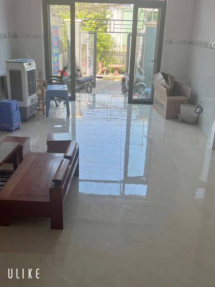 Nhà phố Tân Bình Dĩ An 96m² giá 4.1 tỷ - Khu dân cư an ninh, ô tô vào tận nhà!