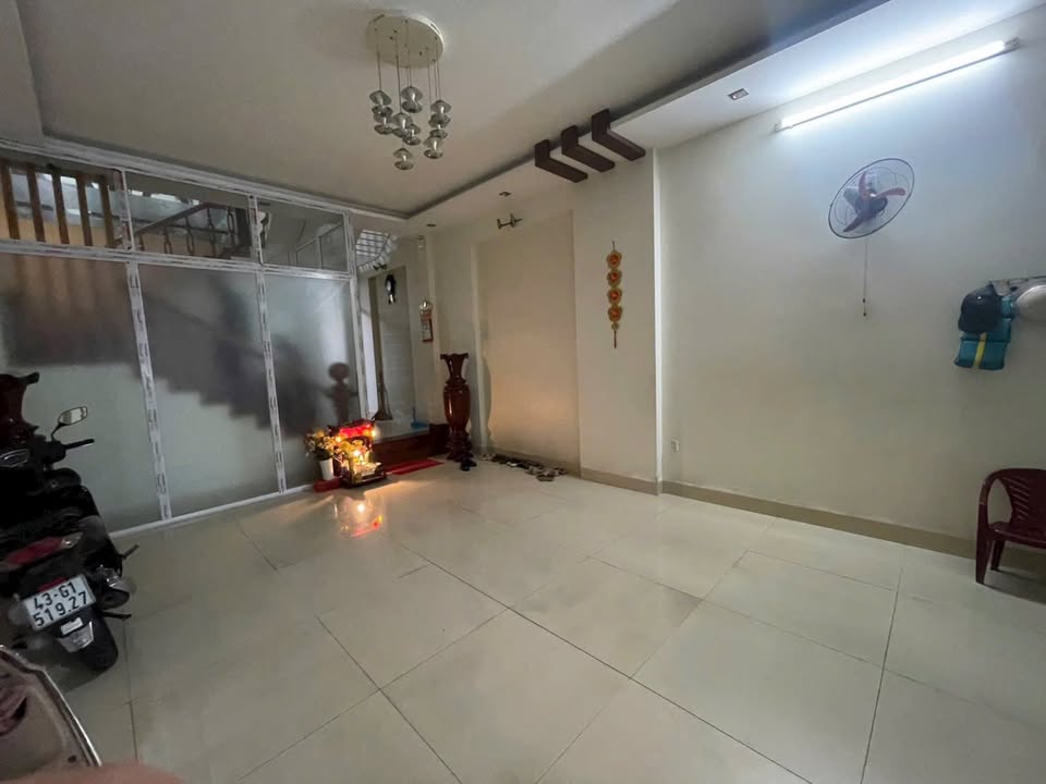 Nhà 3 tầng mặt tiền Trần Đình Thảo 101m² giá 12.99 tỷ - Vị trí kinh doanh đắc địa!