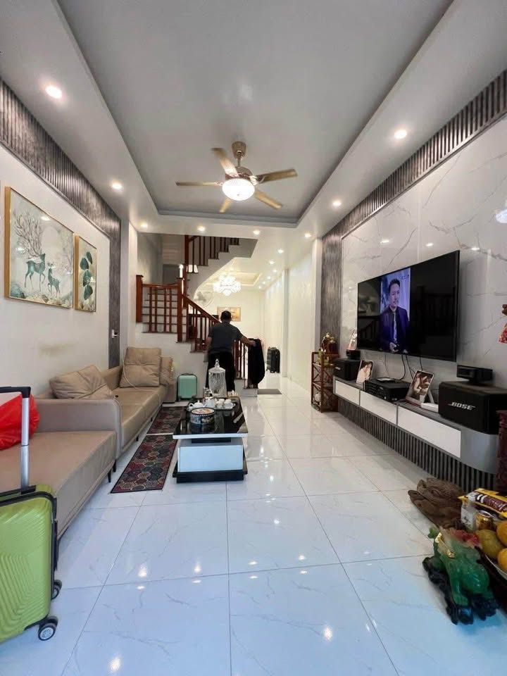 Nhà đẹp Trần Lãm 45m² giá 2.5 tỷ - Hướng Đông Nam, ô tô vào tận nơi!