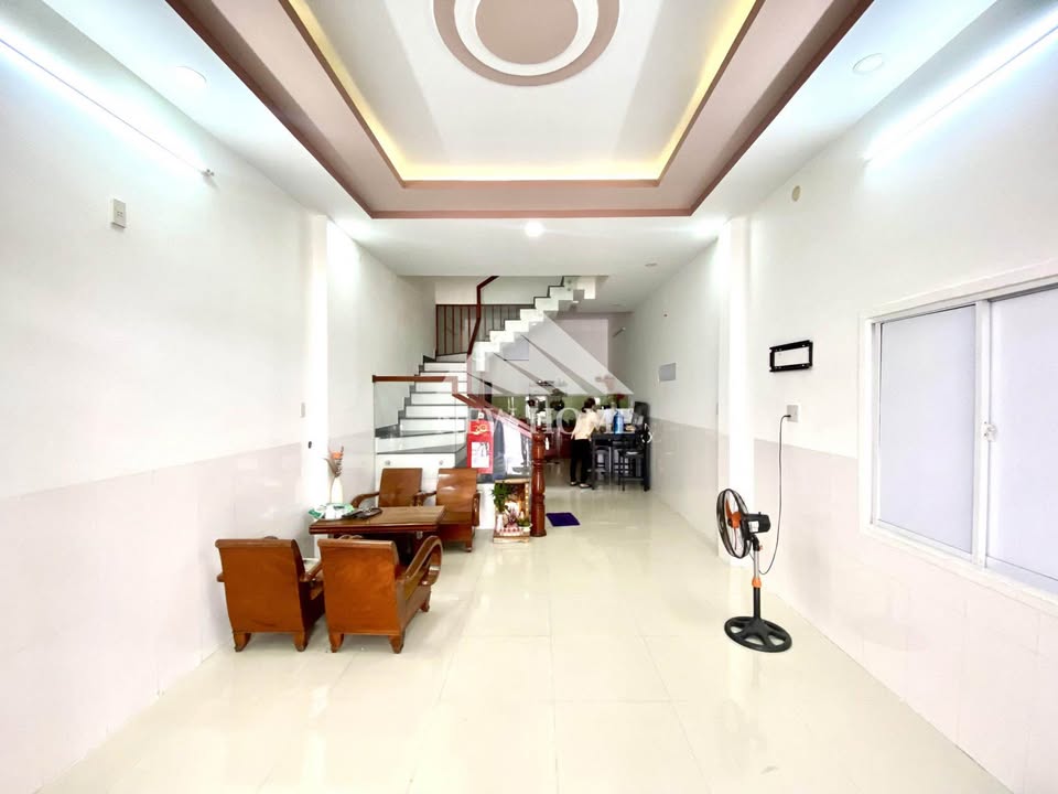 Nhà cho thuê 3 tầng 4 phòng ngủ tại Phước Long - Full nội thất giá 15 triệu/tháng