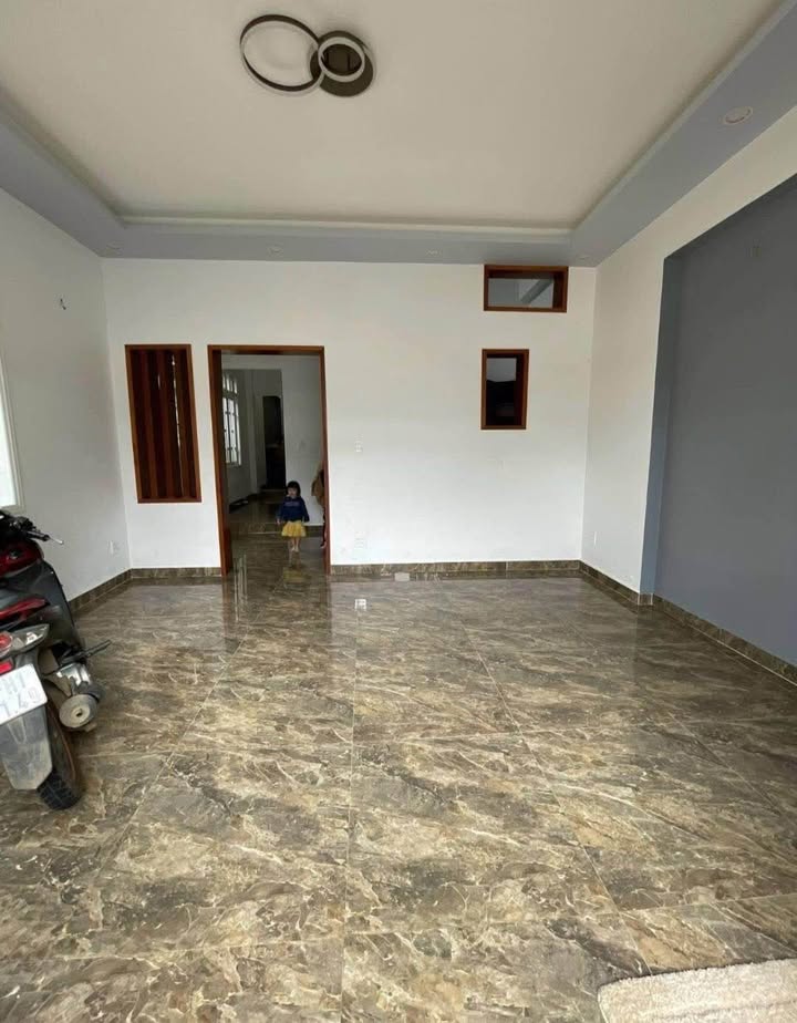 Nhà đẹp Bảo Lộc P2 80m² giá 3.3 tỷ - Đầy đủ tiện nghi, ô tô vào tận nơi!