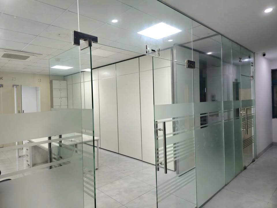 Văn phòng cho thuê tại Tố Hữu 200m² giá 35 triệu - Sẵn sàng vào làm ngay!