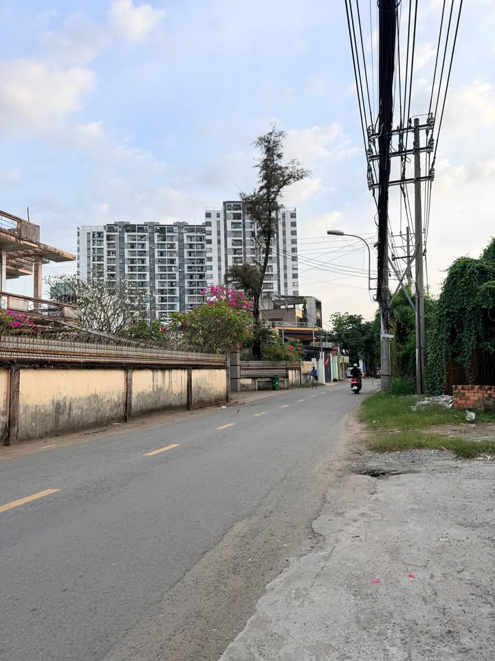 Đất phân lô Gò Cát - Phú Hữu - 70m² chỉ 4.4 tỷ - Đường 16m, xây dựng tự do!