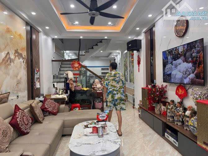 Nhà góc Đoàn Kết, Đằng Hải, Hải An 58m² giá 3.89 tỷ - Ô tô đỗ cửa, đầy đủ tiện nghi!