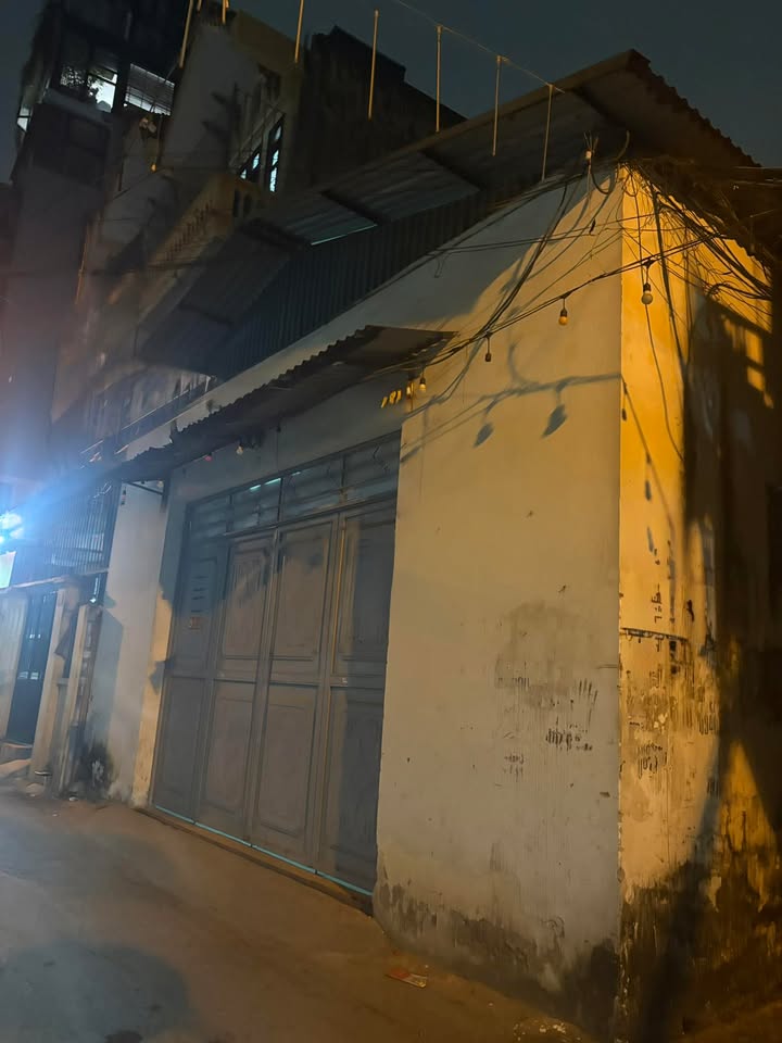 Kho cho thuê tại Kim Giang, Đại Kim 110m² giá 12 triệu - Ô tô vào tận kho!