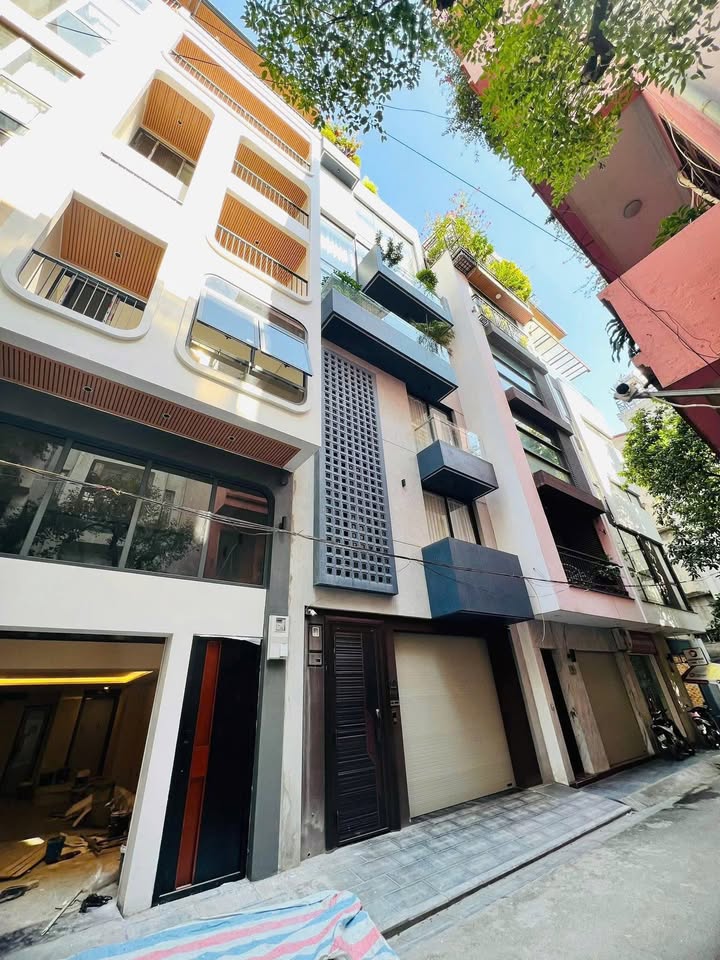 Nhà liền kề cho thuê 214 Nguyễn Xiển, Thanh Xuân 96m² - Phố đi bộ sầm uất