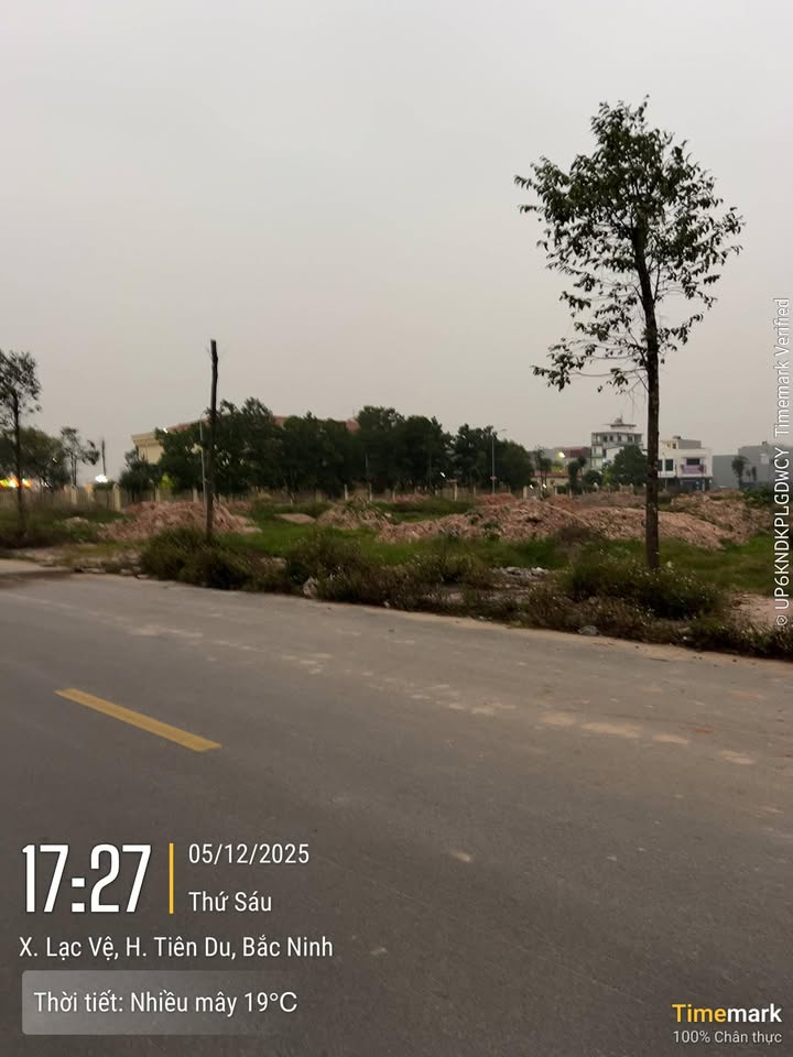 Đất nền Lạc Vệ Tiên Du 90m² giá 3 tỷ - Sổ đỏ chính chủ, xây dựng tự do!