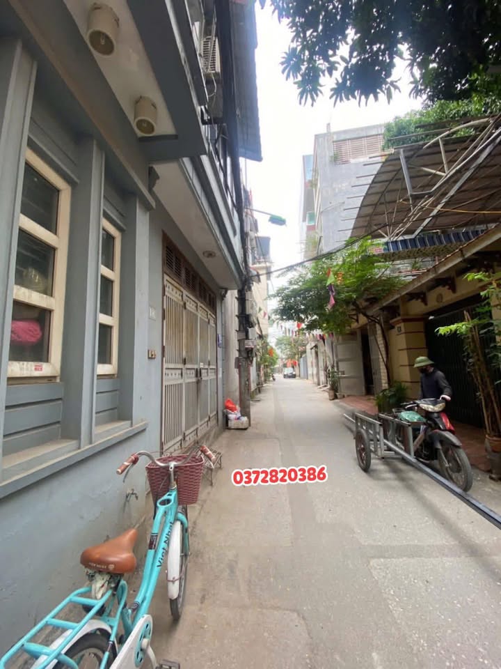 Nhà phố 5 tầng Đông Thắng 40m² giá 9.2 tỷ - Gần nhiều tiện ích hàng đầu!