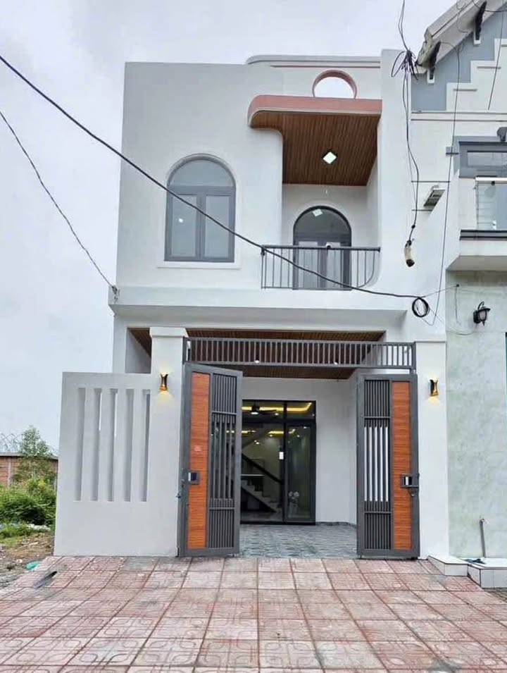 Nhà mặt tiền kinh doanh đường HL409, Tân Hiệp 69m² giá 1.8 tỷ - Sổ hồng chính chủ!