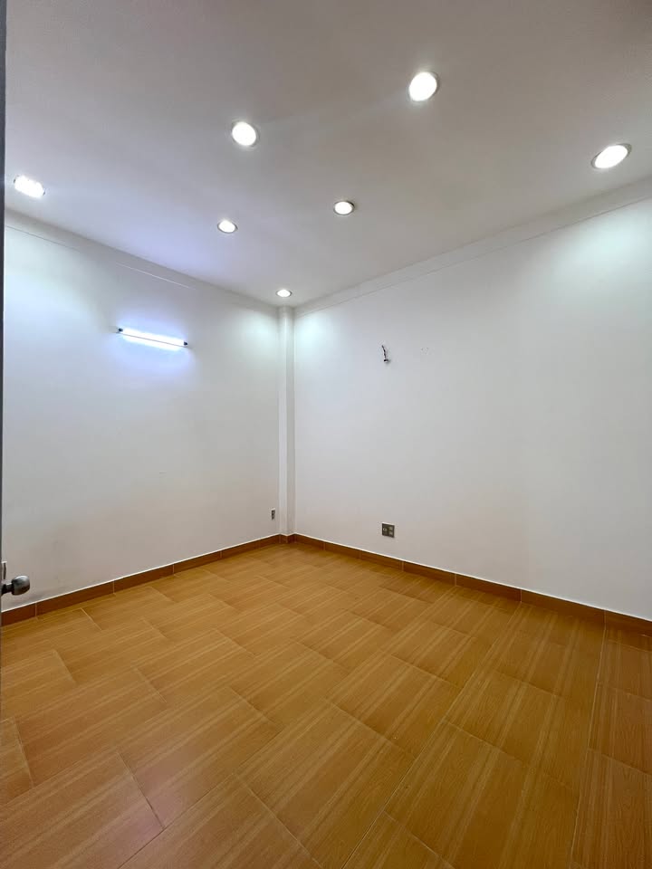 Nhà phố 2 tầng hẻm 4.5m Hoàng Hoa Thám 45.2m² giá 5 tỷ - Không quy hoạch, công chứng nhanh!