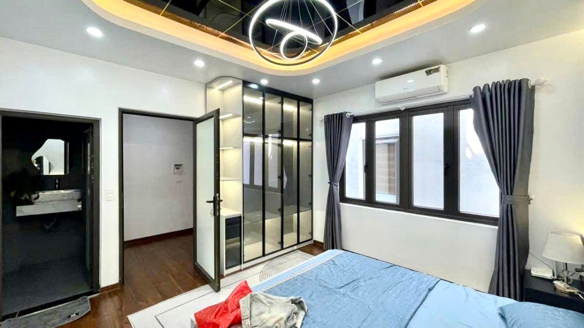Nhà 5 tầng 30m² đường Trung Phụng giá 7.6 tỷ - Thiết kế hiện đại, tiện nghi!