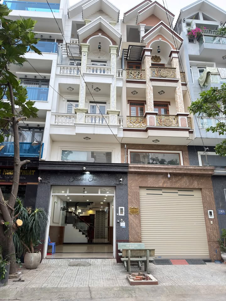 Nhà phố Gò Vấp 64m² giá 9.2 tỷ - Địa thế đắc địa gần trường học