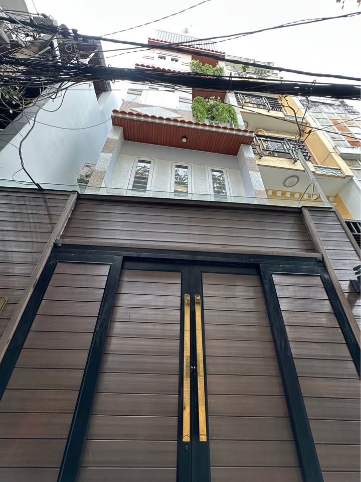 Nhà 5 tầng Phan Xích Long 39.6m² giá 6 tỷ - Thiết kế hiện đại, đầy đủ nội thất!