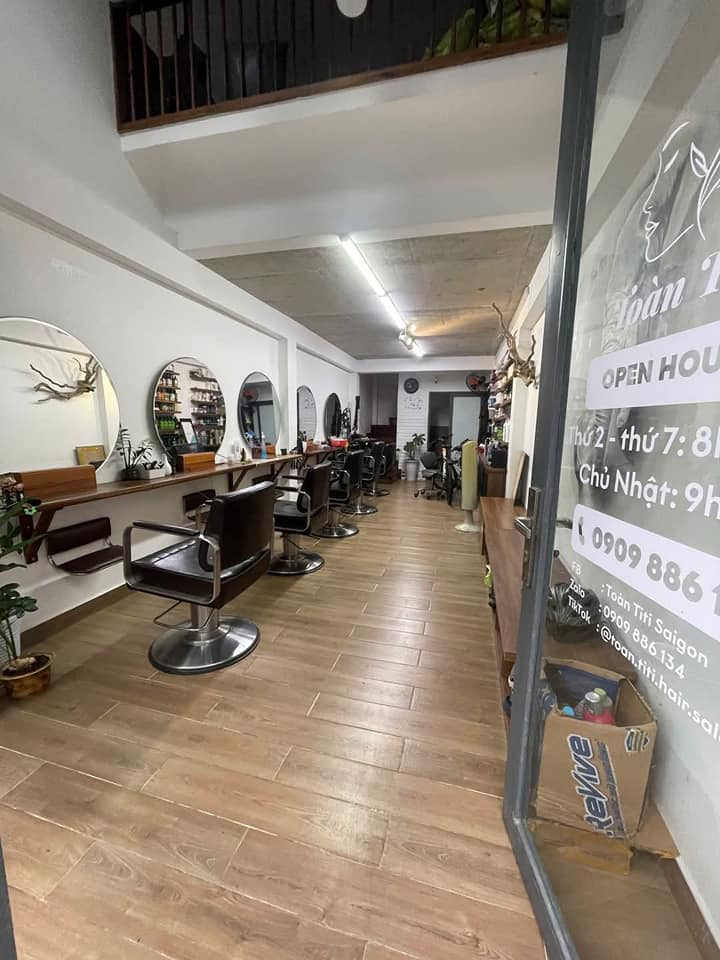 Nhà đẹp 4 tầng hẻm rộng 5m trung tâm Quy Nhơn 30m² giá 3.6 tỷ - Gần biển, tiện ích đầy đủ!