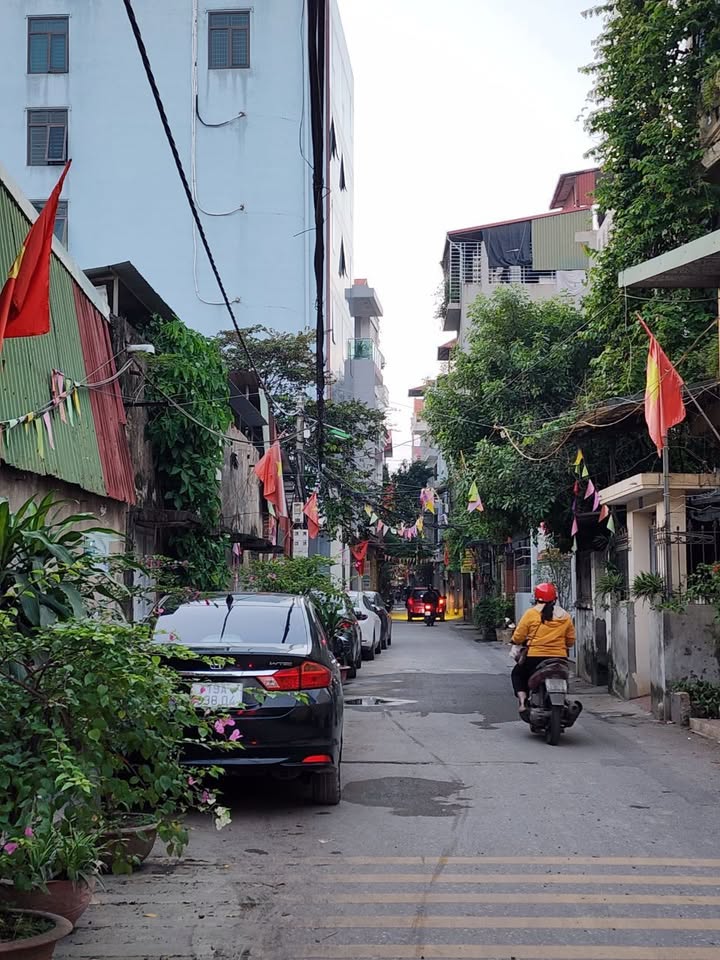 Đất bán tại Đông Ngạc, 42m², giá 6 tỷ - Đầu tư sinh lời bền vững!