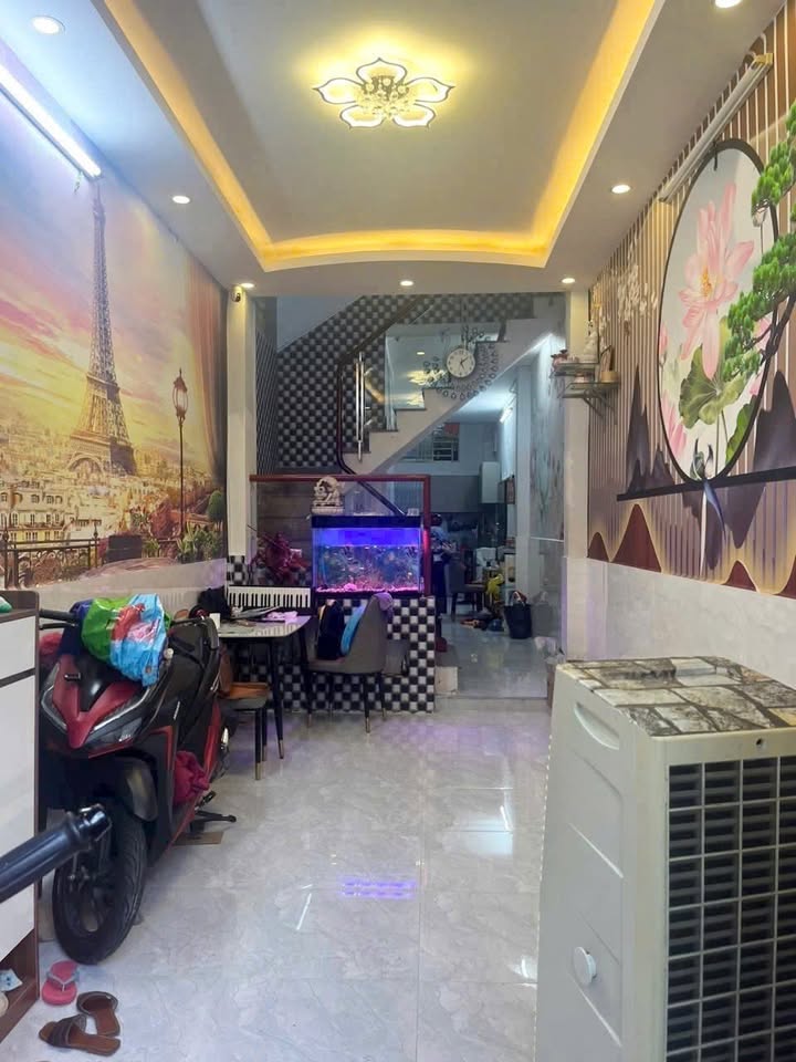 Nhà cho thuê tại Quận Tân Phú 42m² giá chỉ 11 triệu - Kết cấu hiện đại, hẻm xe tải rộng rãi!