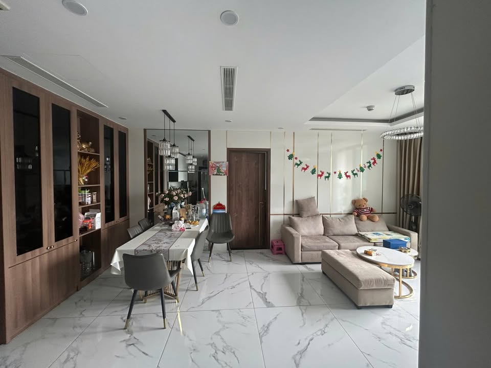 Căn hộ 3 phòng ngủ Tòa S5, S6 Sunshine City 100m² giá 10 tỷ - View công viên Ciputra tuyệt đẹp!