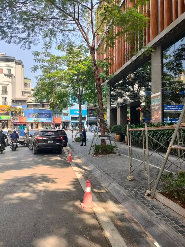 Bán FrontHouse Đống Đa 483m² giá 194.8 tỷ - Cơ hội đầu tư hiếm có!