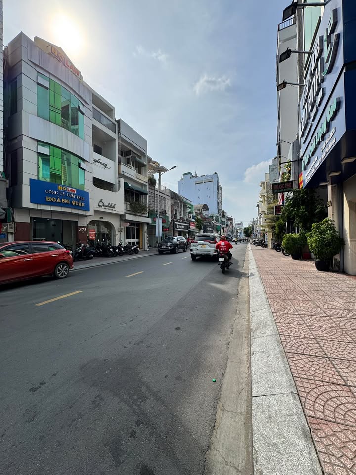 Nhà mặt tiền đường Huỳnh Văn Bánh, quận Phú Nhuận, diện tích 62.5m² - Kinh doanh thuận lợi!