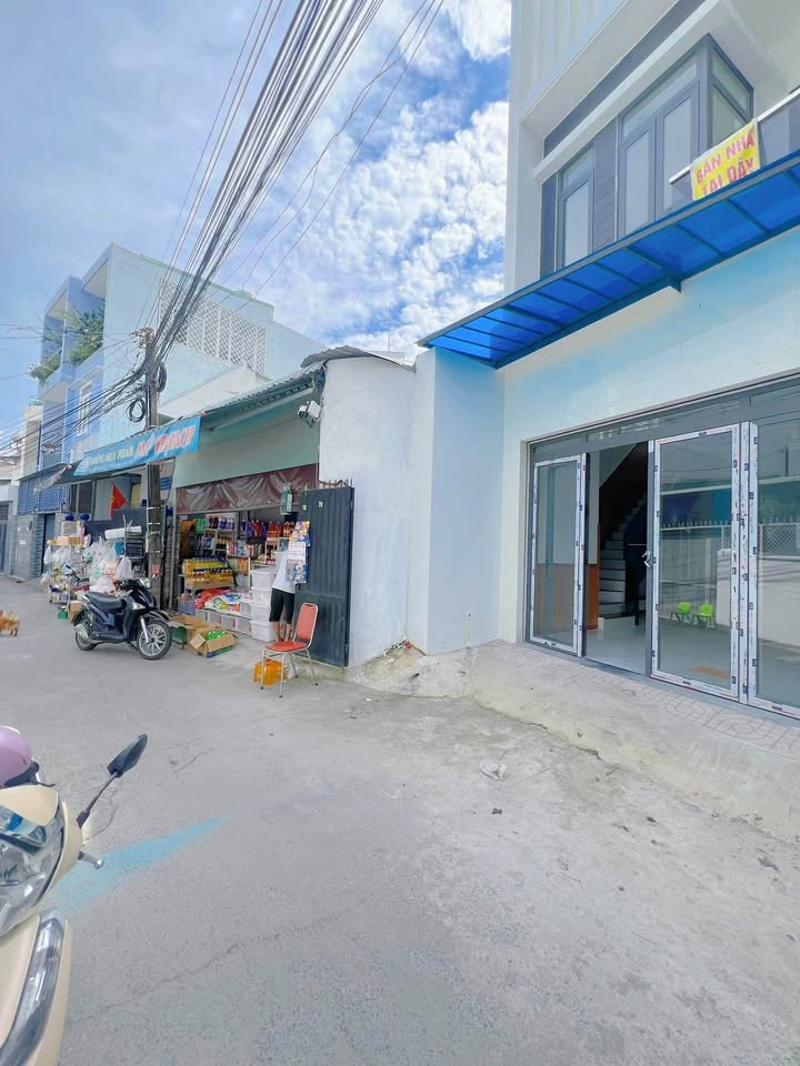 Nhà 1 trệt 1 lầu 87m² giá 4.05 tỷ - Đường thông thoáng, sổ đỏ chính chủ!