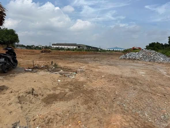 Đất cho thuê bãi đường ĐT747B Thuận An 60.000m² - Giá chỉ 20 triệu/m²