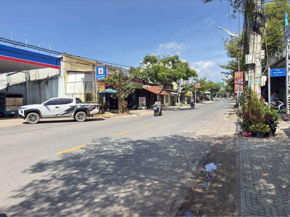 Nhà mặt tiền Thống Nhất, Đức Trọng, Lâm Đồng 75m² giá 2.8 tỷ - Vị trí kinh doanh lý tưởng!