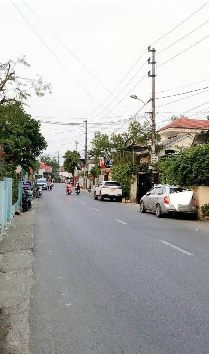 Nhà 2 tầng mặt tiền đường Ngự Bình, 185m² giá 9 tỷ - Kinh doanh tốt!