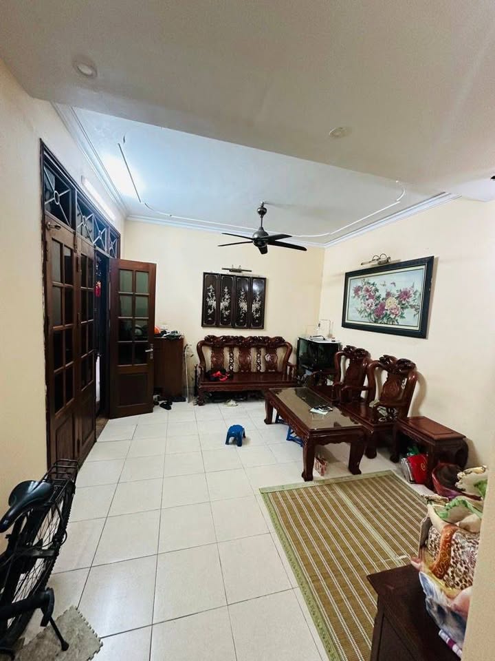 Nhà lô góc tại Đống Đa 35.8m² giá 8 tỷ - Dân xây đẹp, thương lượng tốt!