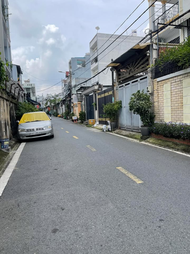 Bán đất Mặt Tiền hẻm 7m, Phước Long B, Quận 9, 120m² - Sổ hồng riêng, giá 10.5 tỷ!