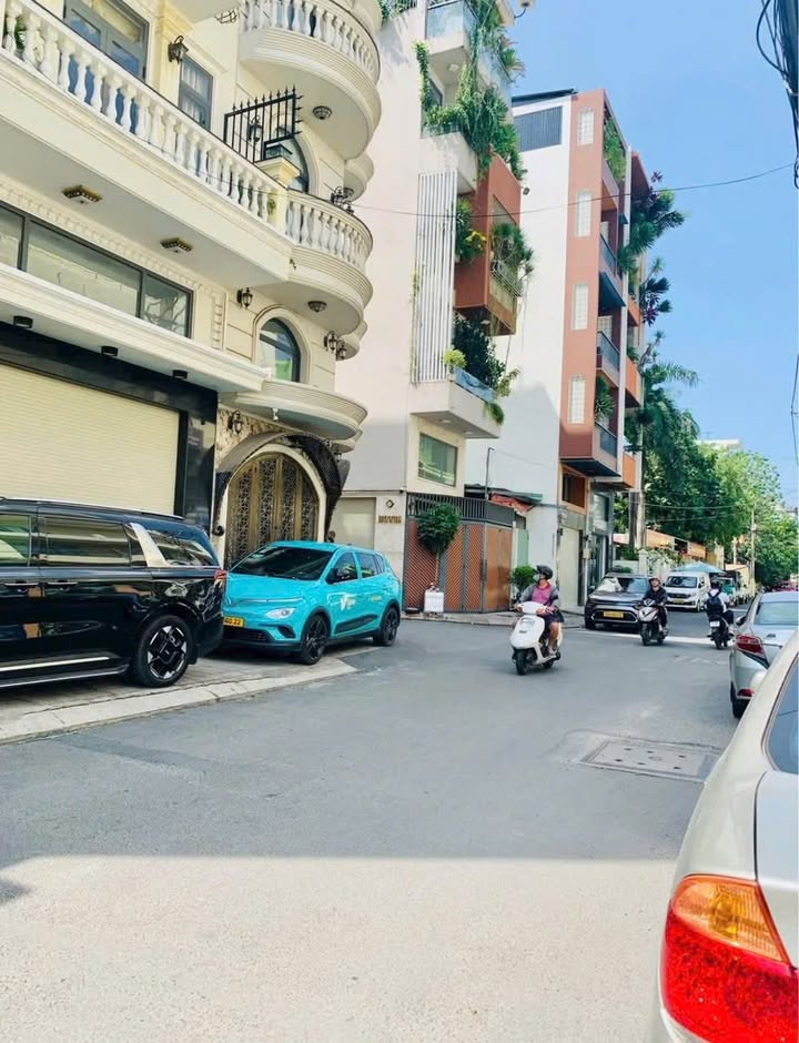 Townhouse 5 tầng đường Quang Trung Gò Vấp 80m² giá 20.3 tỷ - Thiết kế sang trọng, vị trí đắc địa!