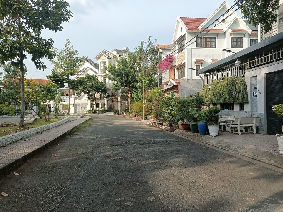 Đất KDC Him Lam Trường Thọ Thủ Đức 101m² giá 9 tỷ - Đối diện công viên, vị trí thuận lợi!