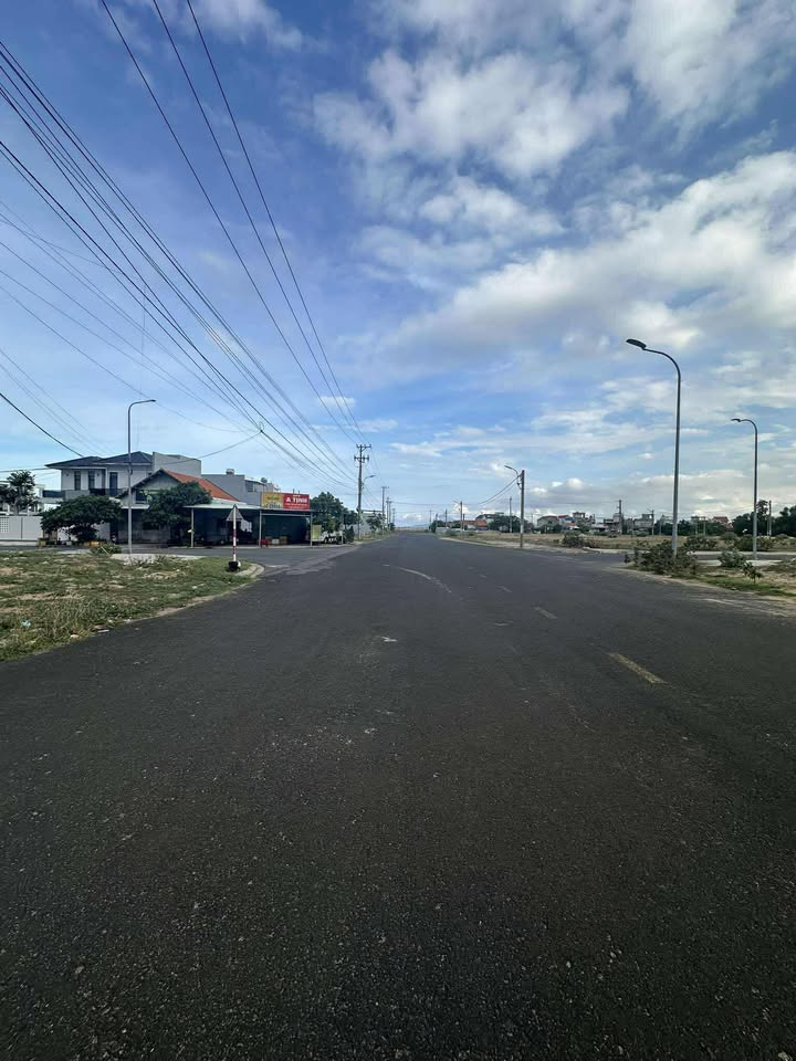 Đất nền Phú Thạnh Tuy Hòa 80m² giá 1.7 tỷ - Mặt đường 25m hướng Tây Nam!