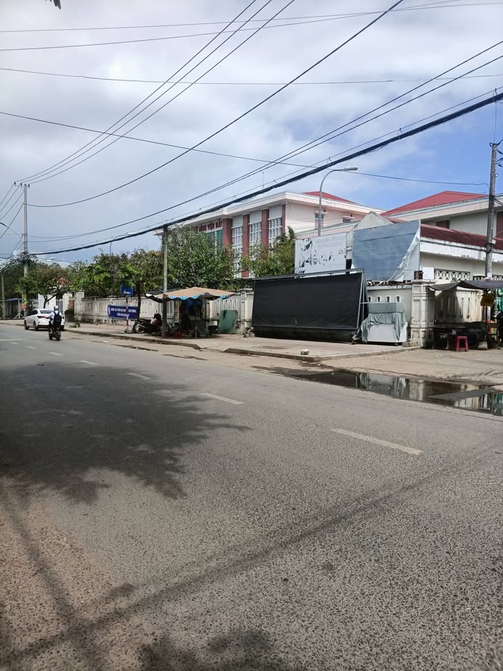 Nhà phố Tuy Hoà 43.58m² giá 1.49 tỷ - Gần hồ điều hoà, chính chủ bán gấp!