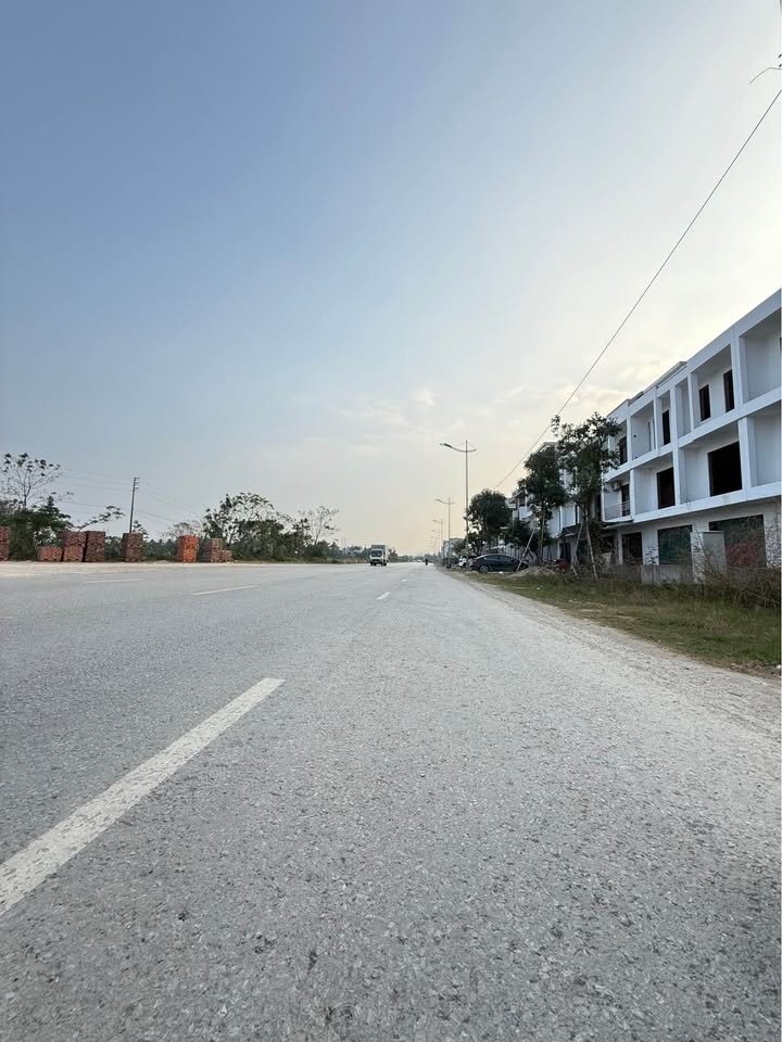 Nhà 4 tầng Đông Hải Thanh Hóa 80m² giá 5 tỷ - Kinh doanh thuận lợi!