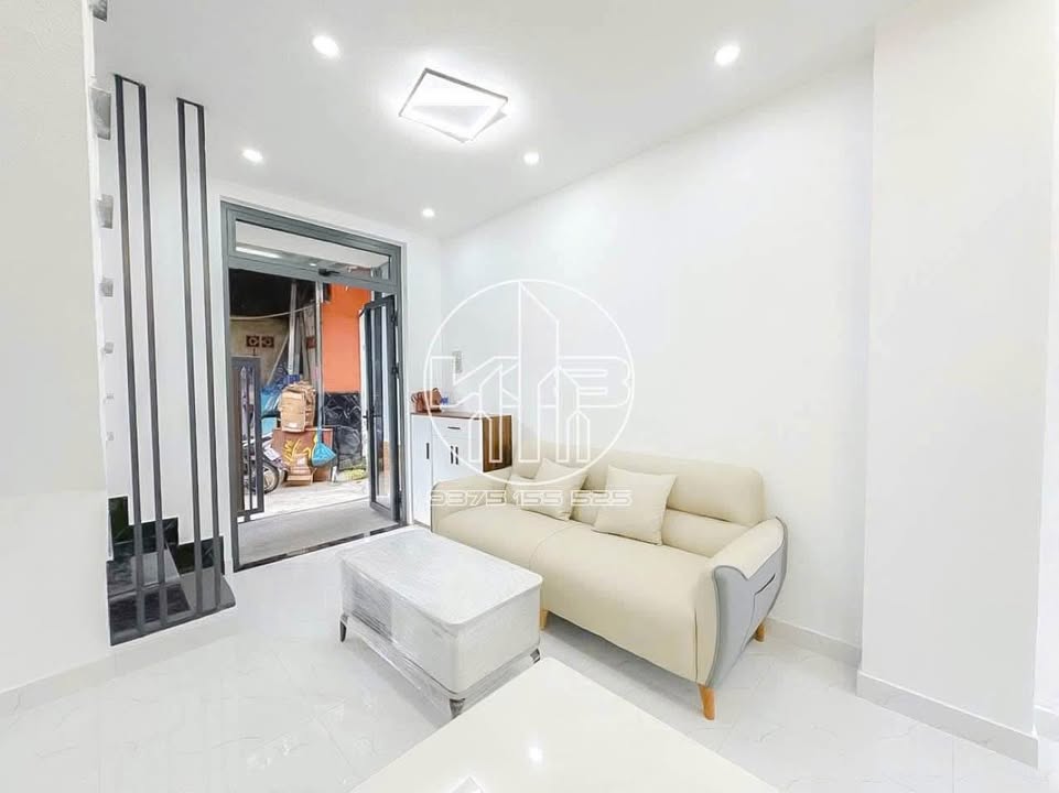 Nhà phố 2 tầng 40m² phường 4 Đà Lạt giá 2.4 tỷ - Sẵn sàng vào ở!