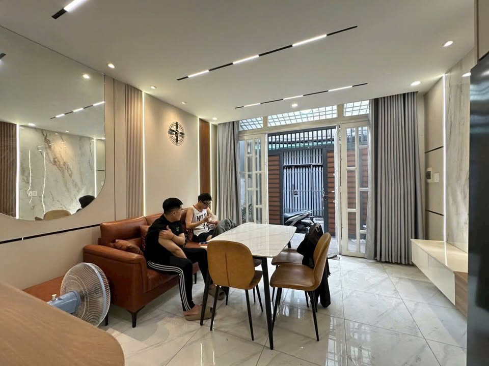 Nhà cho thuê đẹp Đào Duy Anh 32m² giá 18 triệu - Kinh doanh lý tưởng