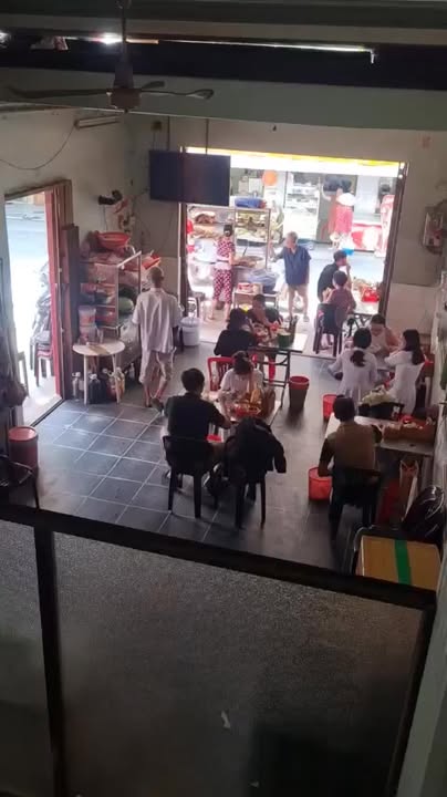 Cho thuê mặt bằng đẹp tại Trần Văn Đang, quận 3, 64m² chỉ 22 triệu/tháng - Lượng khách đông đúc!