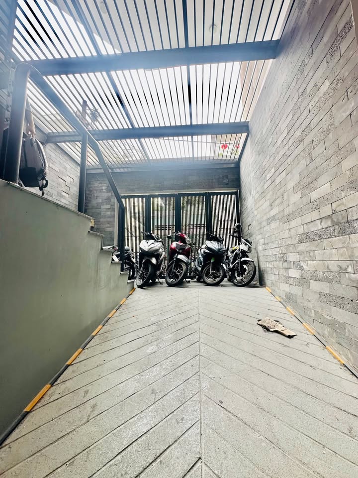 Nhà cho thuê mặt tiền Lê Văn Sỹ, Phú Nhuận 99m² - Thiết kế hiện đại, vị trí đắc địa!