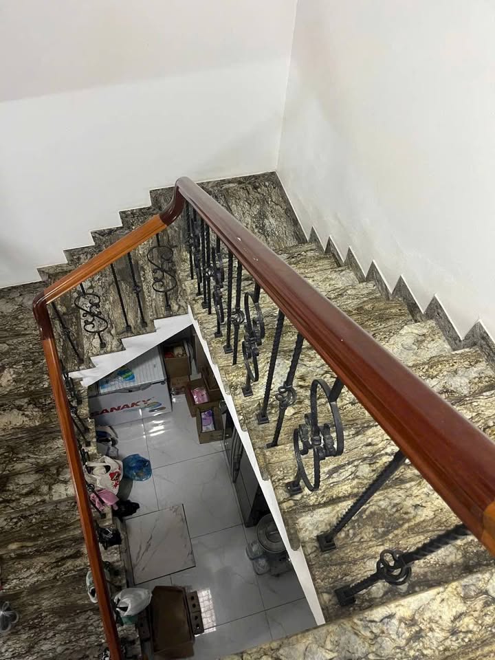 Nhà mặt phố Lê Hoàn, Thanh Hóa, 90m², giá 31 tỷ - Kinh doanh sầm uất!