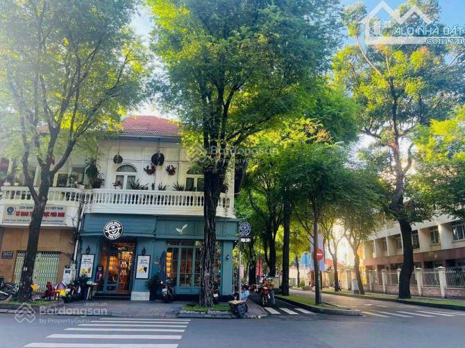 Nhà góc 2 mặt tiền Lý Tự Trọng, Quận 1 - 600m², giá 750 tỷ - Cơ hội đầu tư tuyệt vời!