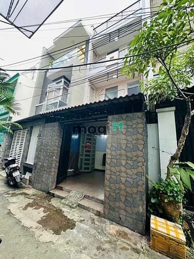 Nhà 3 tầng tại Gò Vấp, 4x16m, Giá 6.5 tỷ - Hẻm ô tô thông thoáng!